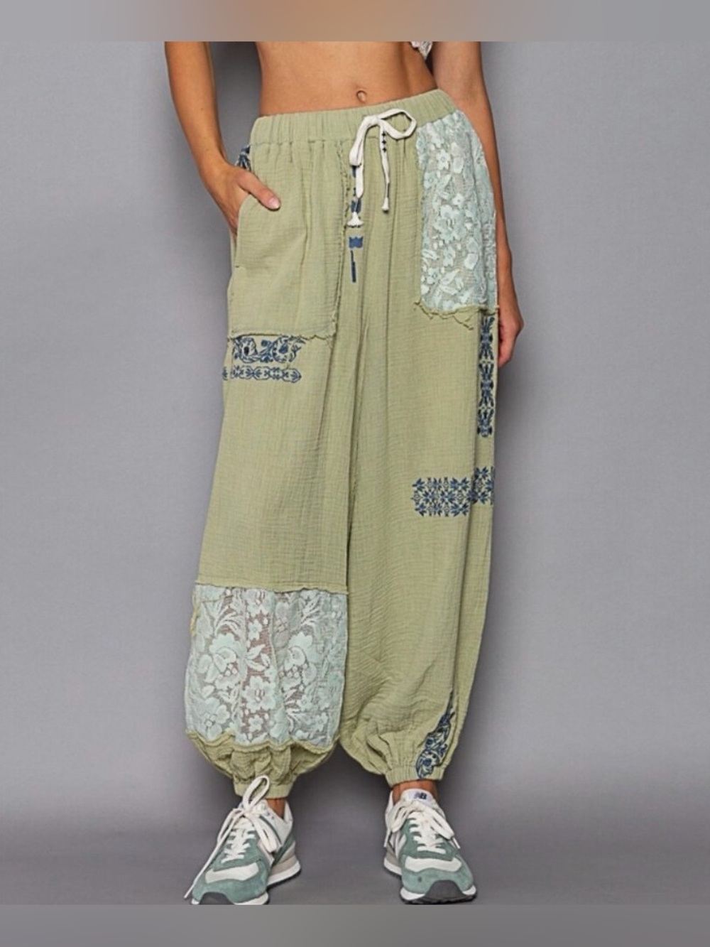 POL Green & Cream Lace 100% Cotton Jogger Pants Size M